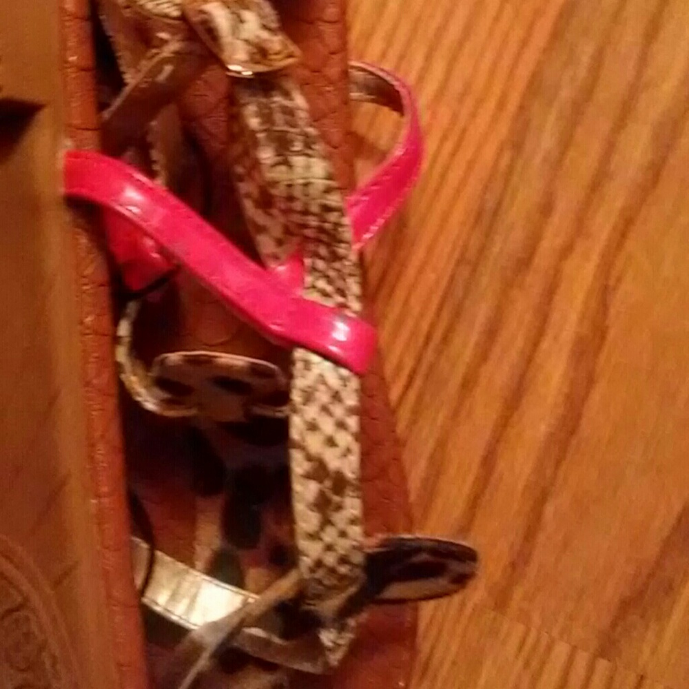 Sandals - Picture 5 of 5